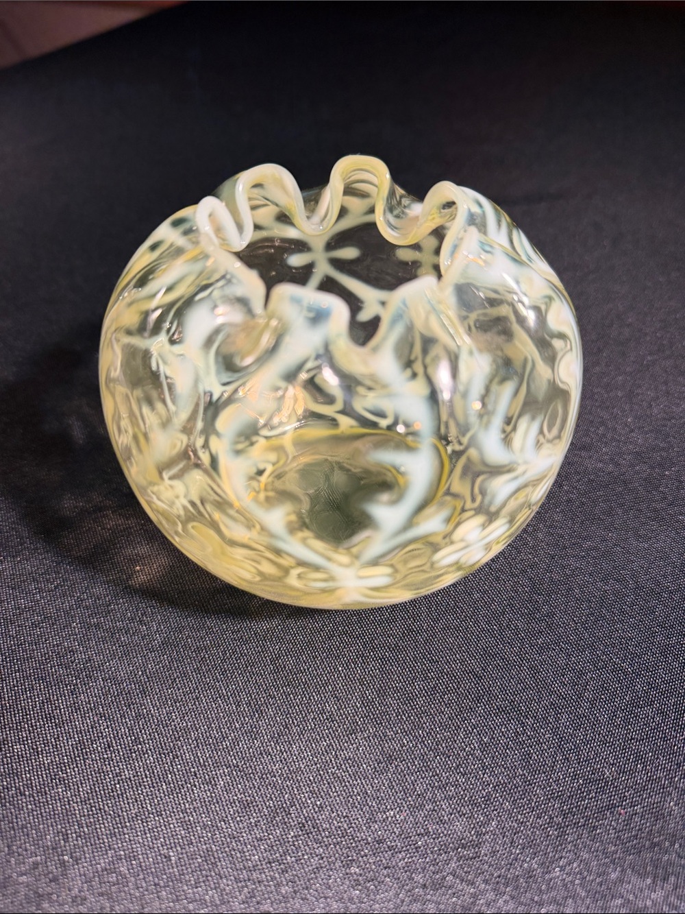 Fenton Vaseline Glass Yellow Rose/Posy Bowl Spanish Lace Pattern - Picture 3 of 6